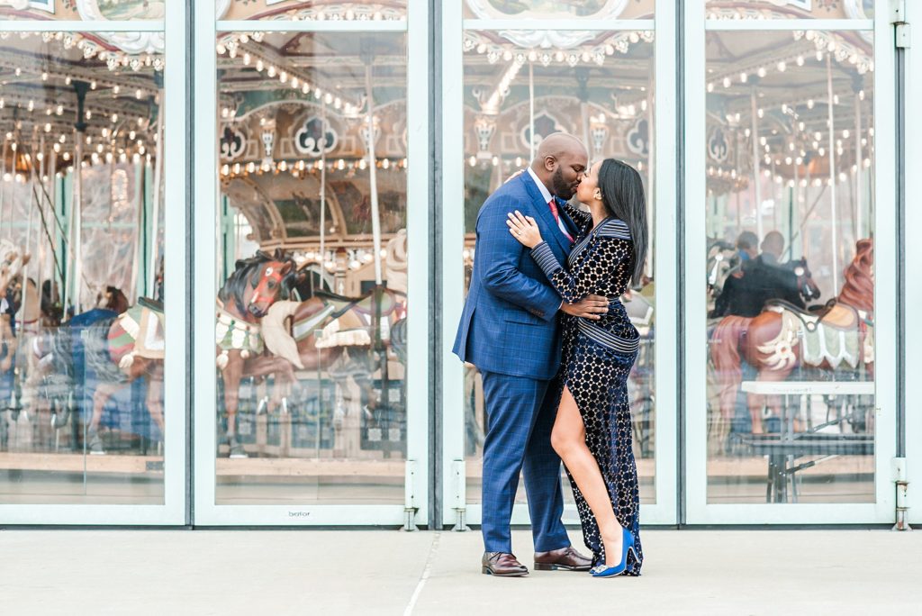 kiss-carousel-engagement-session